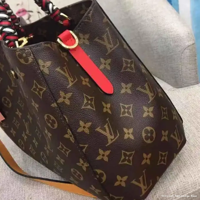 Official FashionRep LV 19B570330 Bags 0215